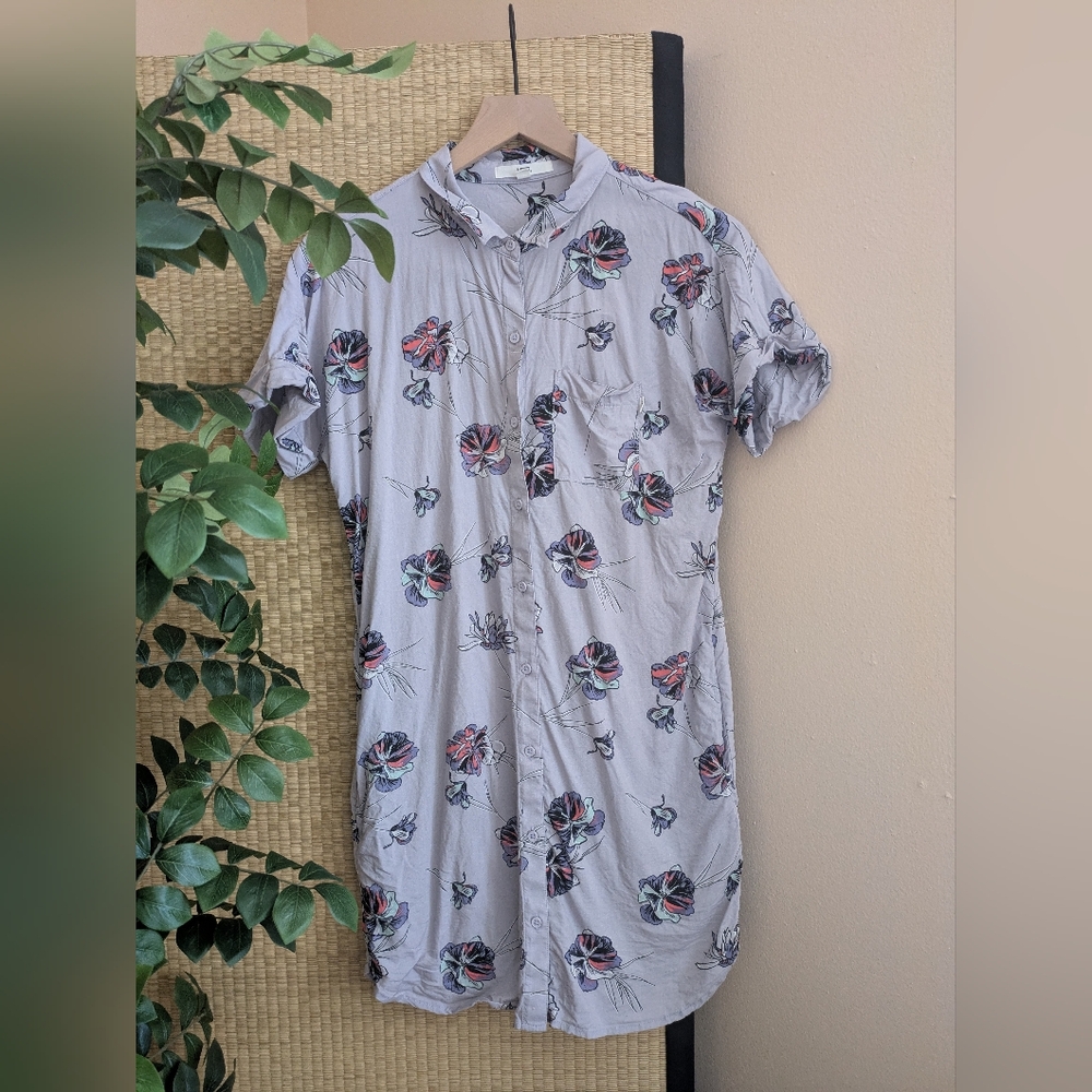 ⬇️ Vans Floral Print Button Up Dress ⬇️